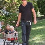 gavin-rossdale-gives-his-boys-ride