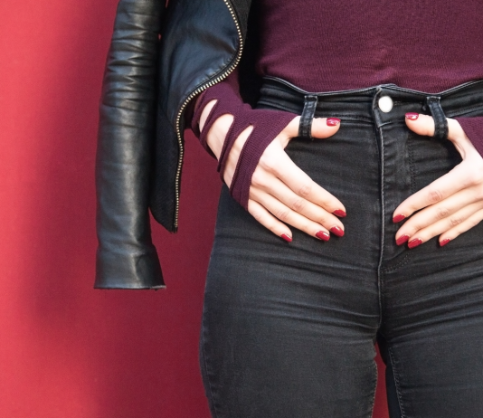 Jak prać czarne dżinsy